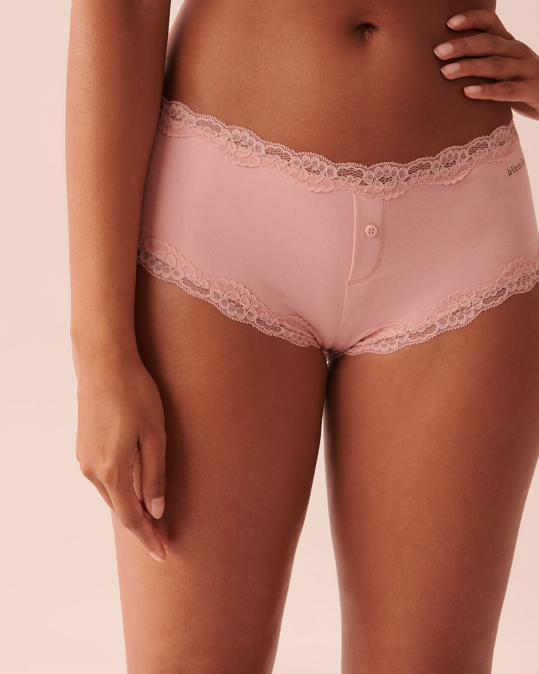 la Vie en Rose Women’s ZEPHYR Super Soft Lace Detail Boyleg Panty
