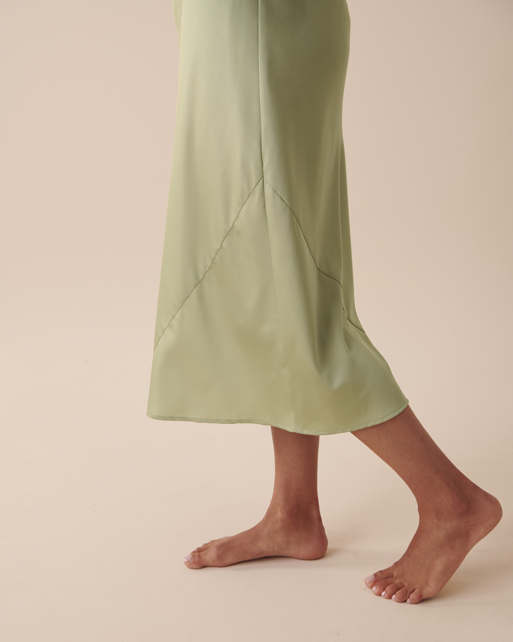 la Vie en Rose Women’s Soothing Sage Long Satin Nightie