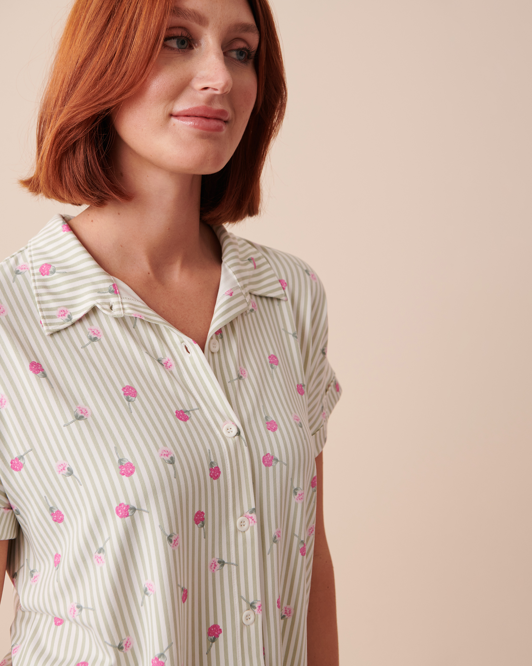 la Vie en Rose Women’s Ditsy Floral Stripes Ditsy Floral Stripes Super Soft Short Sleeve Shirt