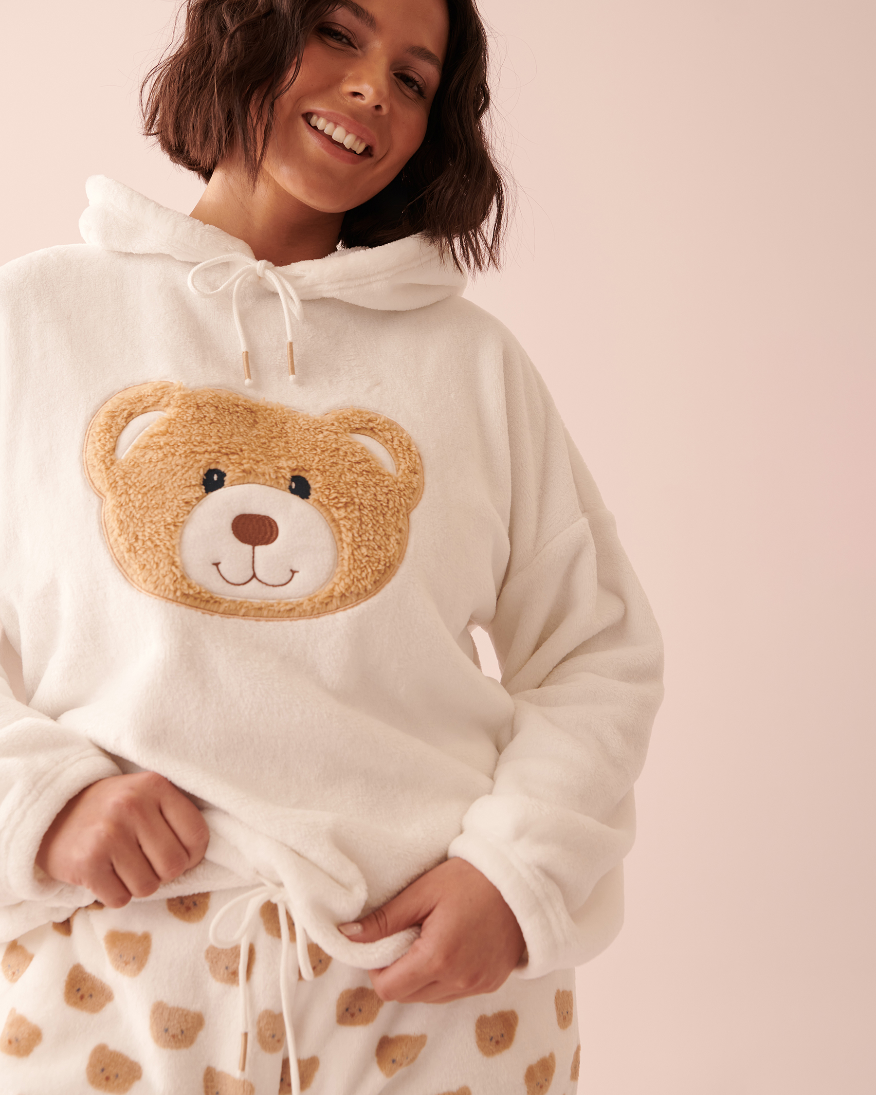 la Vie en Rose Women’s Snow White Cute Bear Soft Plush Hoodie