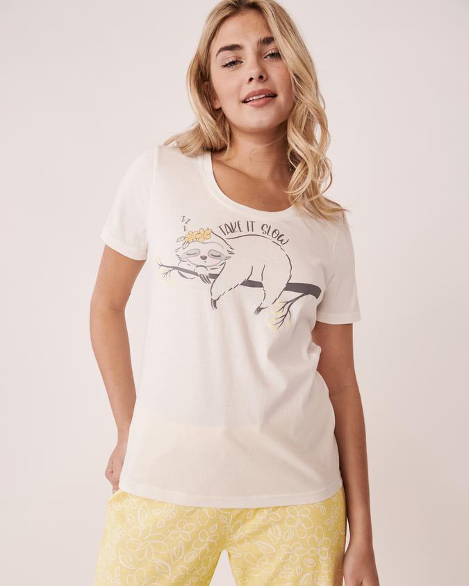 la Vie en Rose Women’s Snow white Scoop Neck T-shirt