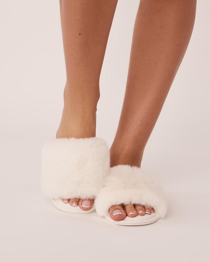 la Vie en Rose Women’s Snow white Open Slide Slippers