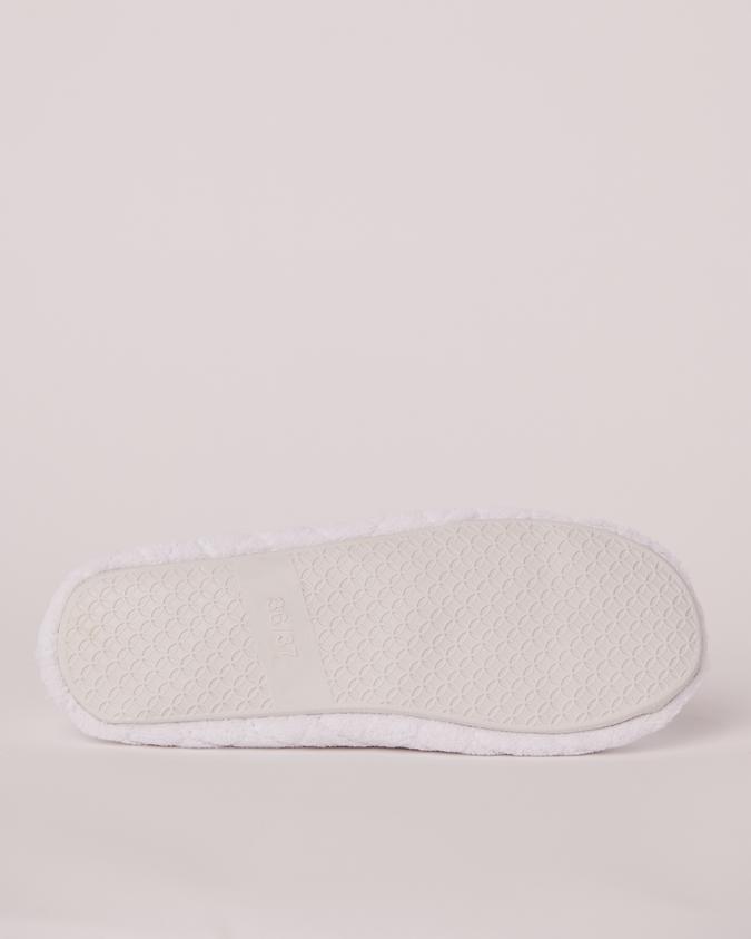 la Vie en Rose Women’s White Quilted Ballerina Slippers